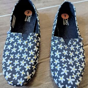 TOMS Floral Slip-On Shoes 7